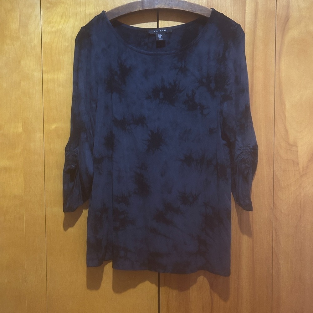 Tahari‎ Top Womens M Black Grey Tie Dye Print Ruched Sleeve Witchy Fairy Grunge